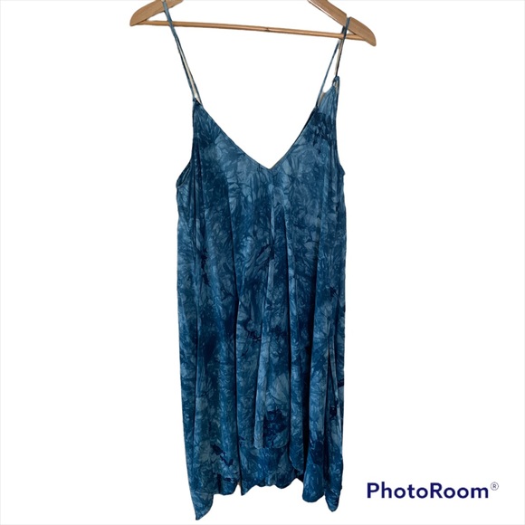 Majorelle Delaney Midi Dress in Blue Tie Dye - Picture 4 of 8